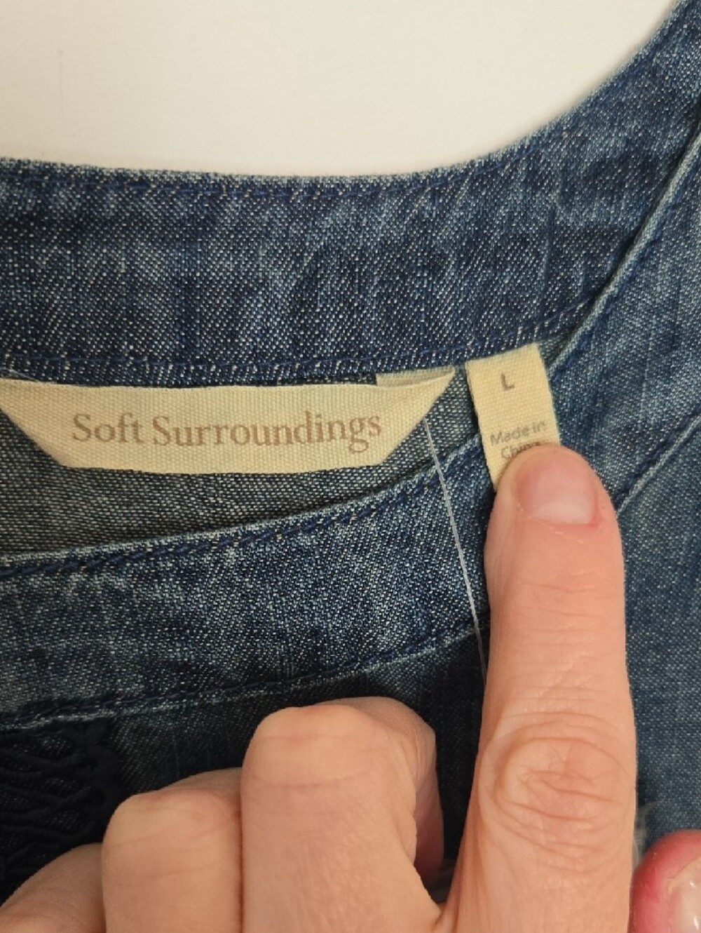 Soft Surroundings NWT Crochet Detail Flowy Denim Blouse Normcore Chic Large - Picture 3 of 7